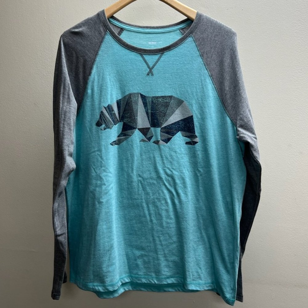 Men's XL long sleeve shirt with bear on the front